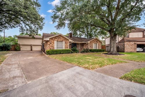 8043 Zimmermann Dr, Houston, TX, 77088-4117 | Card Image