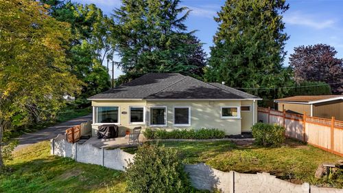 1428 Peace Portal Dr, Blaine, WA, 98230-5023 | Card Image