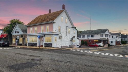 1-8 Wall St, Foxboro, MA, 02035-2960 | Card Image