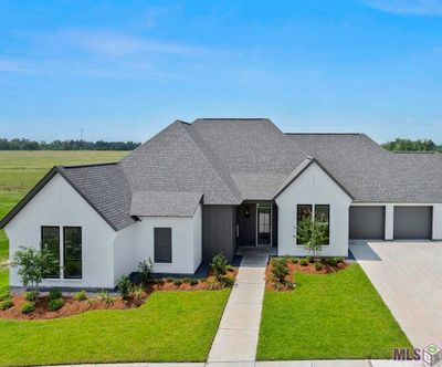 17357 Saw Grass Trail Ave, House other with 3 bedrooms, 2 bathrooms and null parking in Prairieville LA | Image 2