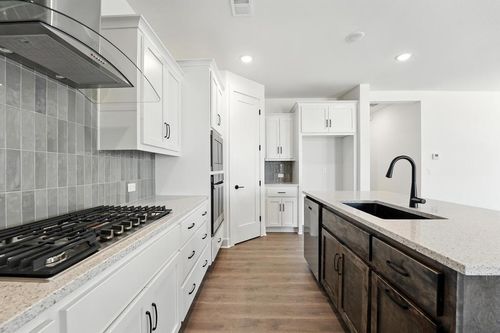 1611 Nw 105th Ter, Kansas City, MO, 64155-1647 | Card Image