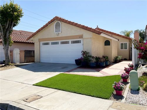 1015 Christobal Ln, Colton, CA, 92324-6613 | Card Image