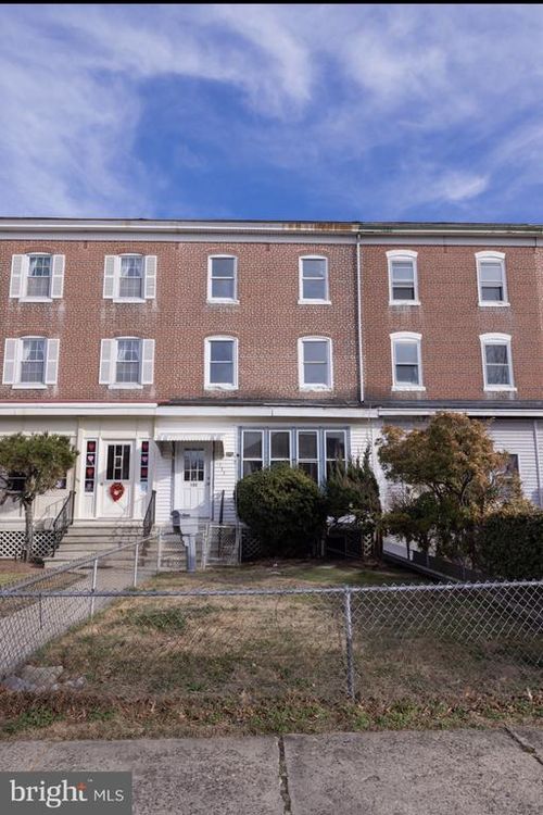 132 4th Ave, ROEBLING, NJ, 08554-1010 | Card Image