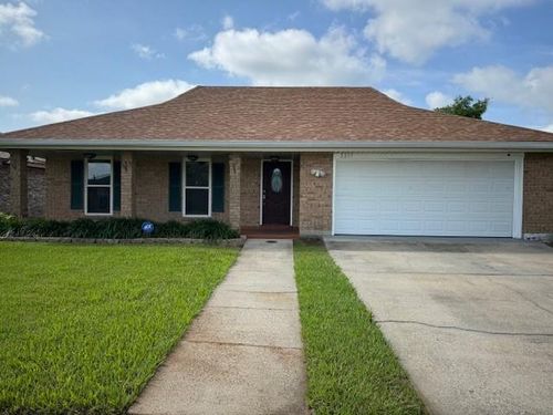 2217 Stall Dr, Harvey, LA, 70058-1321 | Card Image