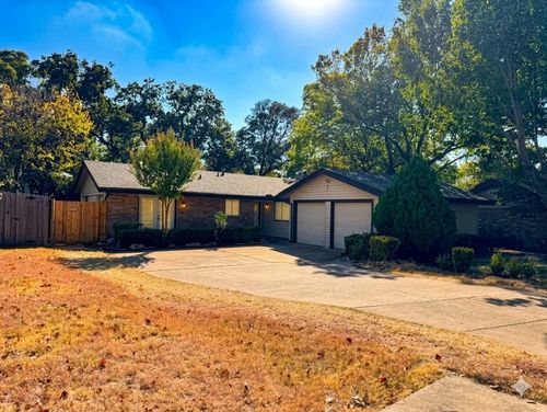2610 Vanessa Cir, Arlington, TX, 76013-2120 | Card Image
