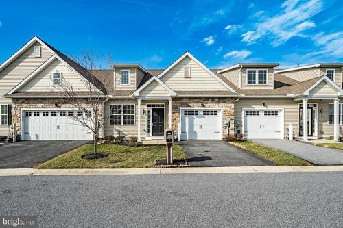 215 Rose View Dr, West Grove, PA, 19390-8712 | Card Image