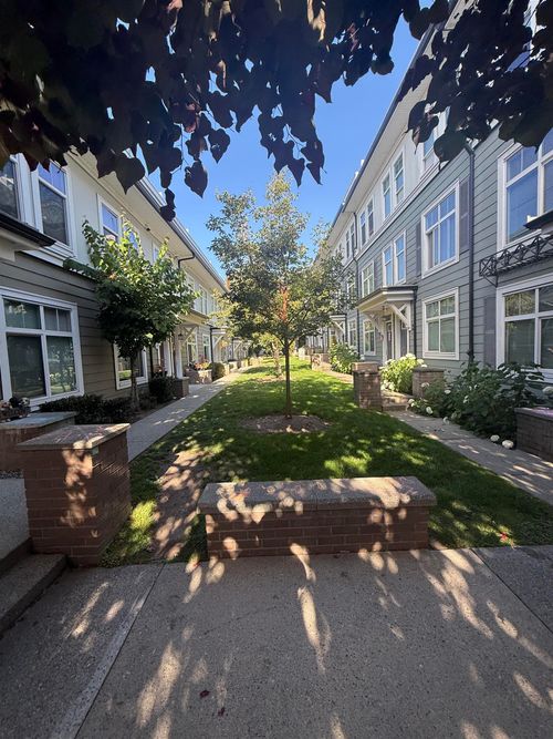 70-15833 26 Ave, Surrey, BC, V3Z2X5 | Card Image