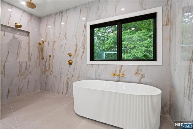 45 Riverview Ter, House other with 6 bedrooms, 6 bathrooms and null parking in Mahwah NJ | Image 28