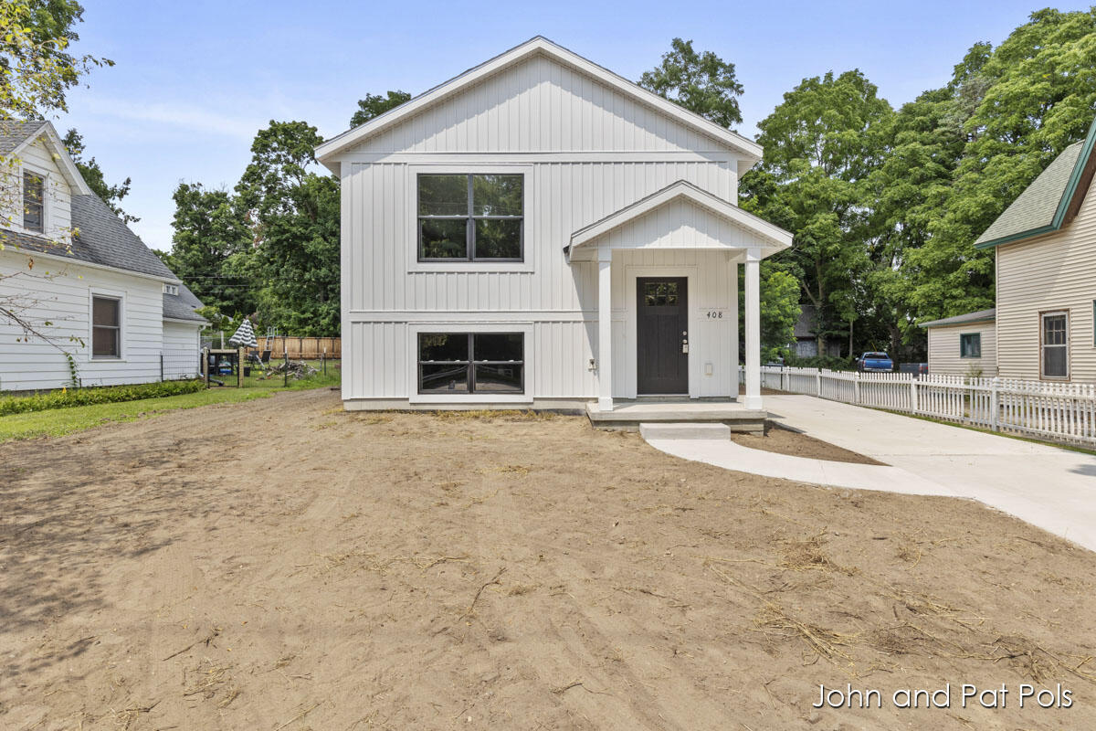 Washington St, Greenville, MI 48838