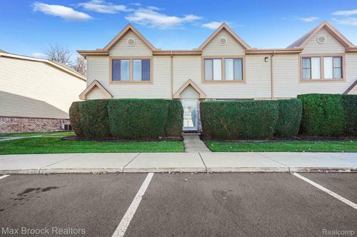 50406 Bay Run S, Chesterfield, MI, 48047-4675 | Card Image