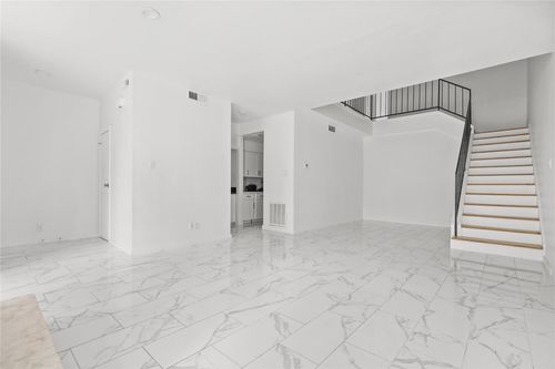 4-2409 Bering Dr, Houston, TX, 77057-4928 | Card Image