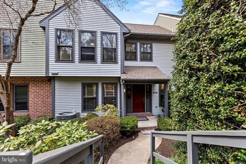 573 Lovell Ct, HUMMELSTOWN, PA, 17036-9156 | Card Image