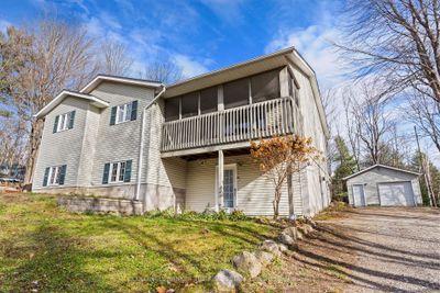 1084 Bonnie Lake Rd, House other with 3 bedrooms, 2 bathrooms and 11 parking in Bracebridge ON | Image 3