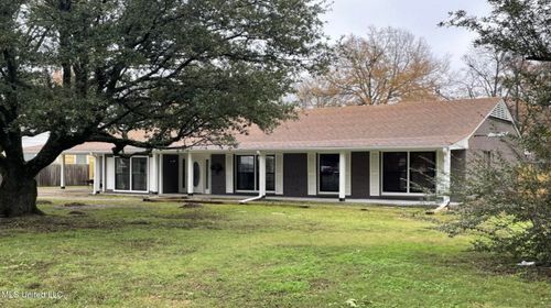 1316 Brooks Dr, Clarksdale, MS, 38614-3415 | Card Image