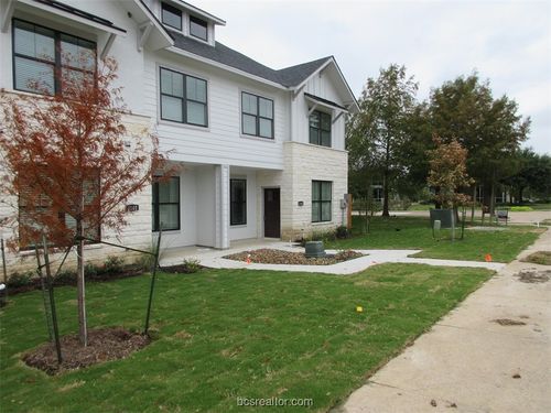 2104 Crescent Pointe Pkwy, College Station, TX, 77845-3916 | Card Image