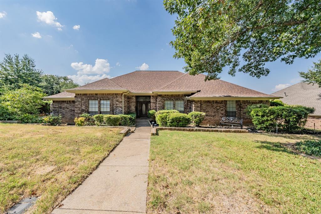 Crest Dr, Colleyville, TX 76034