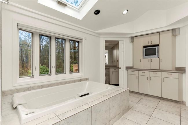 180 Bible St, House other with 4 bedrooms, 4 bathrooms and 2 parking in Cos Cob CT | Image 14