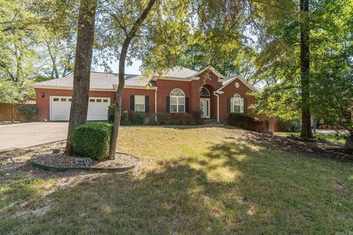 153 Shady Woods Ct, Hot Springs, AR, 71901-8214 | Card Image
