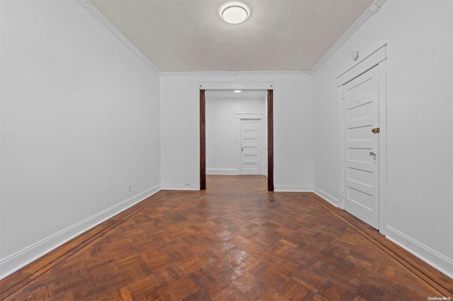 16-11 Cornelia St, Home with 7 bedrooms, 3 bathrooms and null parking in Ridgewood NY | Image 4