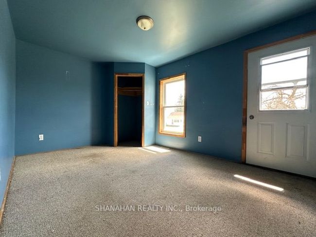 577 Erie Street, House other with 3 bedrooms, 2 bathrooms and 3 parking in Warwick ON | Image 8