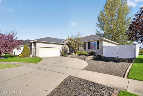 425 E Titanium Ct, Post Falls, ID, 83854-6681 | Card Image