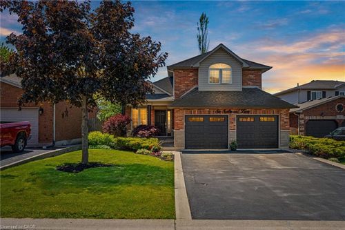 6 Scottswood Lane, Caledonia, ON, N3W2L6 | Card Image