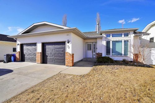 72 Dawson Street, Home with 4 bedrooms, 3 bathrooms and 2 parking in Red Deer AB | Card Image