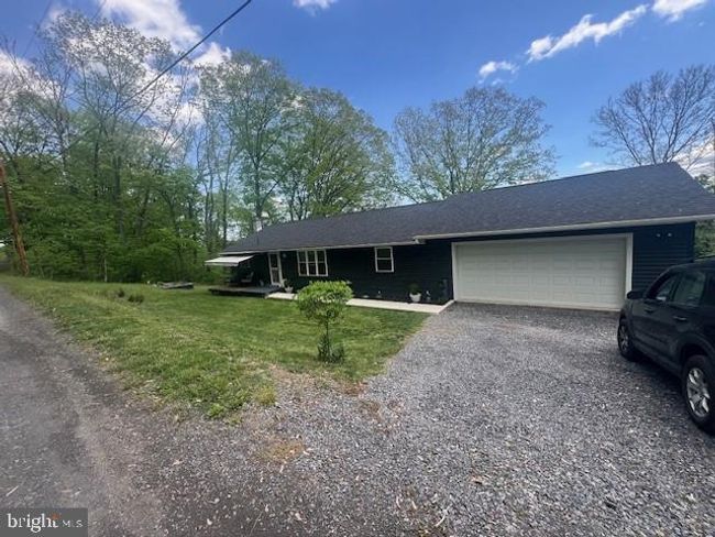 20 Mace St, House other with 3 bedrooms, 3 bathrooms and null parking in Ridgeley WV | Image 4