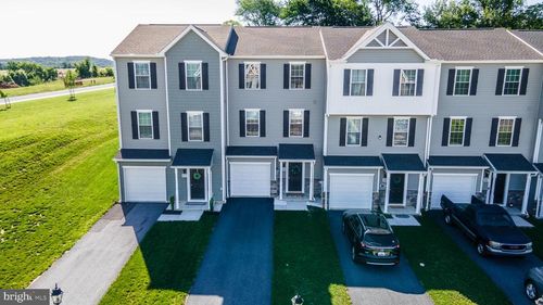 269 Holstein Dr, HANOVER, PA, 17331-8046 | Card Image