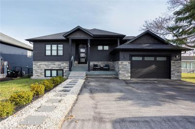 30 Lakeshore Rd, House other with 4 bedrooms, 3 bathrooms and 4 parking in Wasaga Beach ON | Image 1