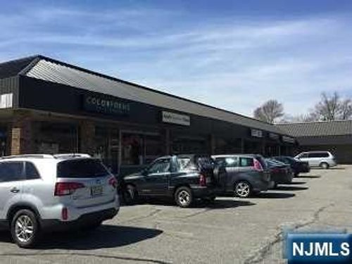 166 Newark Pompton Tpke, Pequannock, NJ, 07440-1355 | Card Image