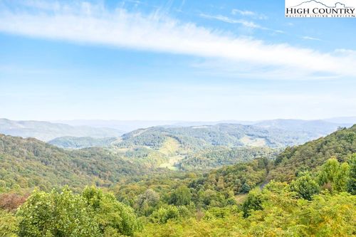 404 Buffalo Nvno, Zionville, NC, 28698 | Card Image