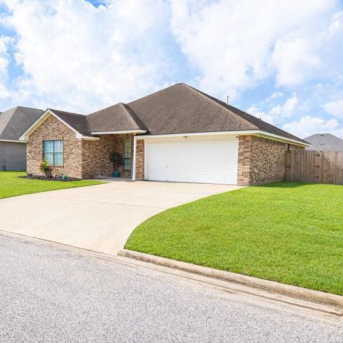 4804 Tarpon Dr, Bay City, TX, 77414-8327 | Card Image