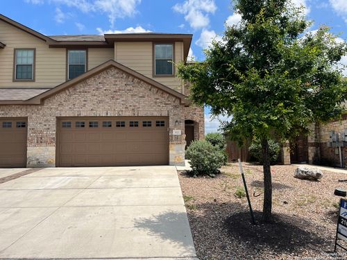 522 Creekside Cir, New Braunfels, TX, 78130-6193 | Card Image