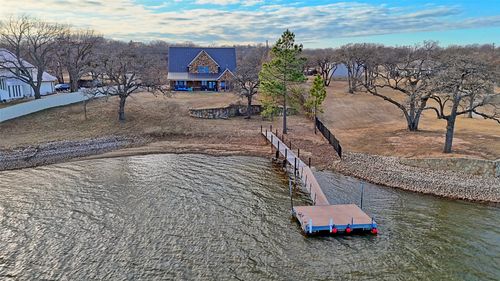 202 Storey Rd, Nocona, TX, 76255-6996 | Card Image