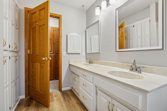 5929 Oxford St N, House other with 4 bedrooms, 4 bathrooms and null parking in Shoreview MN | Image 34