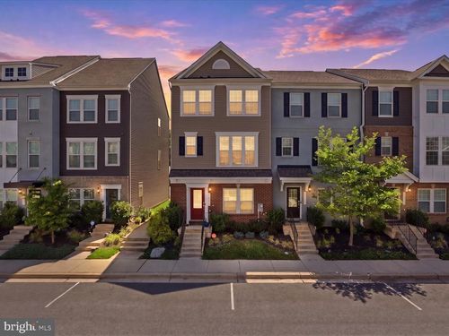 7117 Firwood Ln, LANDOVER, MD, 20785-1947 | Card Image