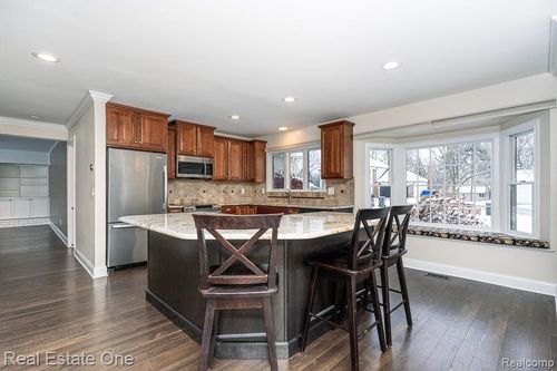 732 Rutgers Rd, Rochester Hills, MI, 48309-2545 | Card Image