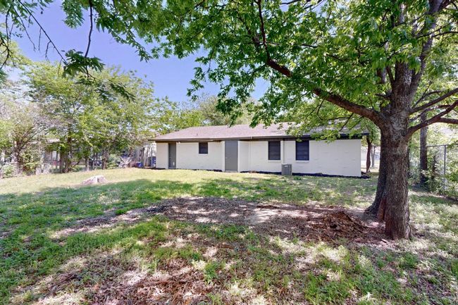 128 Se Gardens Blvd, House other with 3 bedrooms, 2 bathrooms and null parking in Burleson TX | Image 36
