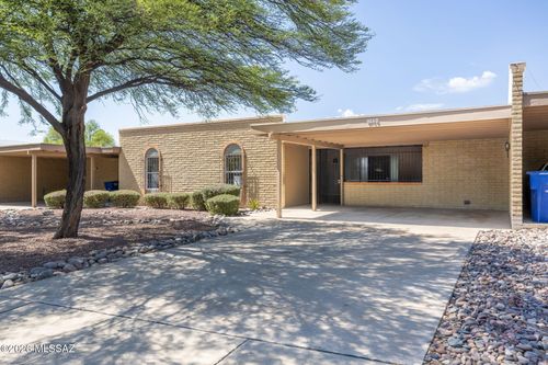 8115 E Estes Ln, Tucson, AZ, 85710-8516 | Card Image