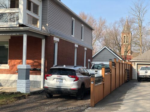 23 Garner Ave, Welland, ON, L3B2X7 | Card Image