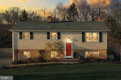 516 Gary Dr, DALLASTOWN, PA, 17313-9795 | Card Image