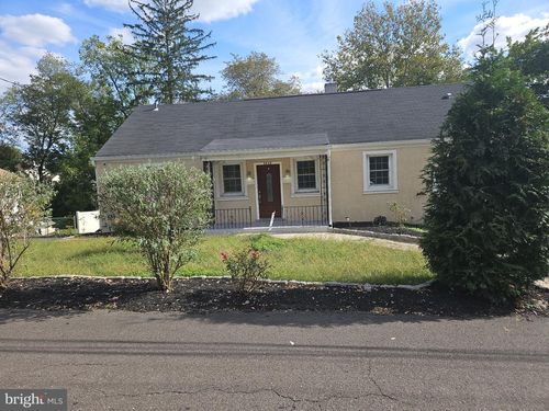 1715 Hazel Ave, BRISTOL, PA, 19007-6701 | Card Image