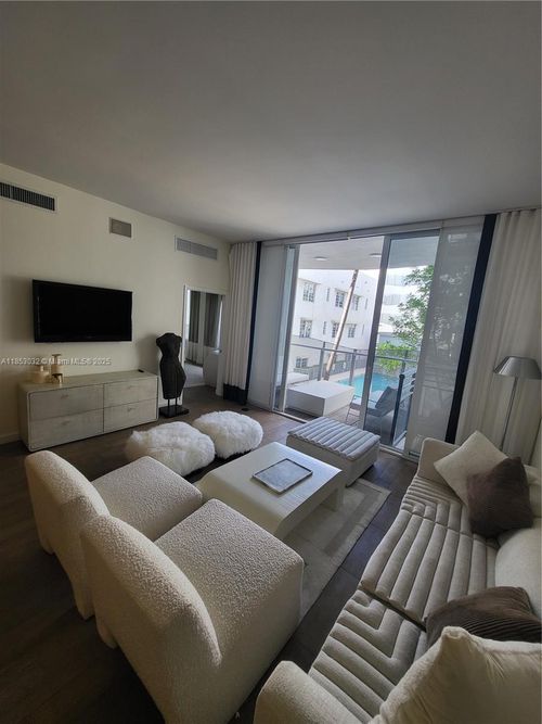 apt-211-2100 Park Ave, Miami Beach, FL, 33139-1757 | Card Image