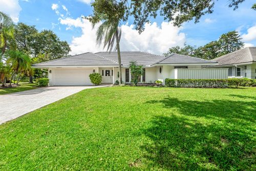 13 Saint Giles Rd, Palm Beach Gardens, FL, 33418-3704 | Card Image