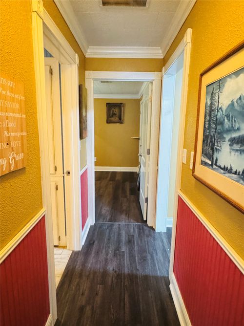 1007 N Johnson St, Mineola, TX, 75773-1819 | Card Image