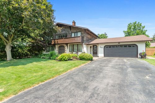 848 Swiss Hts, Oshawa, ON, L1K2A9 | Card Image