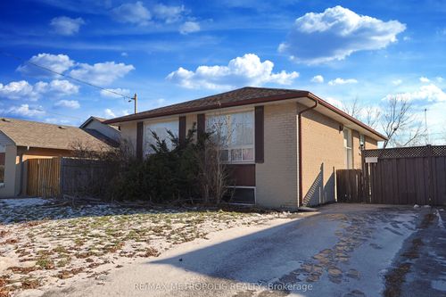 bsmt-23 Mountland Dr, Scarborough, ON, M1G2N7 | Card Image