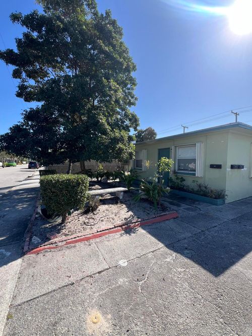 3-428 Malverne Rd, West Palm Beach, FL, 33405-2661 | Card Image