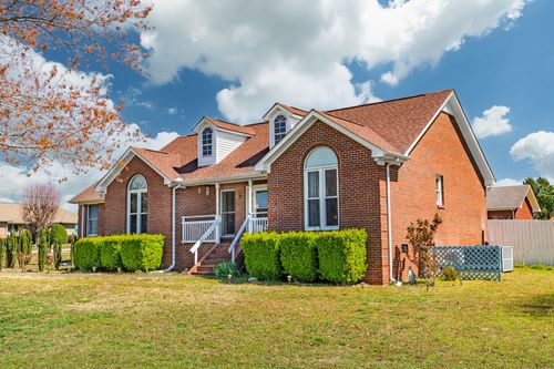 105 Ashton Cir, Fayetteville, TN, 37334-9284 | Card Image